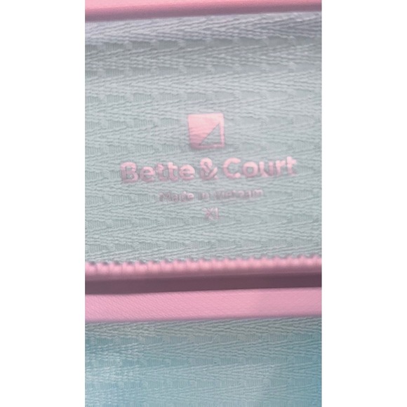 Bette & Court - Picture 3 of 7